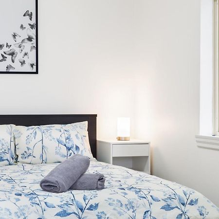 Burwood New 2 Bedroom 2 Bathroom Apartment Sydney Buitenkant foto