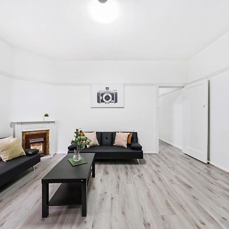 Burwood New 2 Bedroom 2 Bathroom Apartment Sydney Buitenkant foto