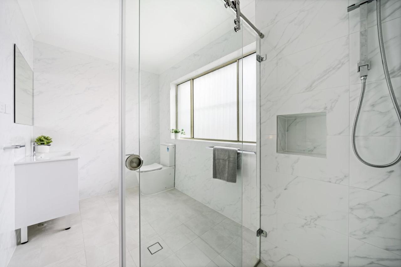 Burwood New 2 Bedroom 2 Bathroom Apartment Sydney Buitenkant foto