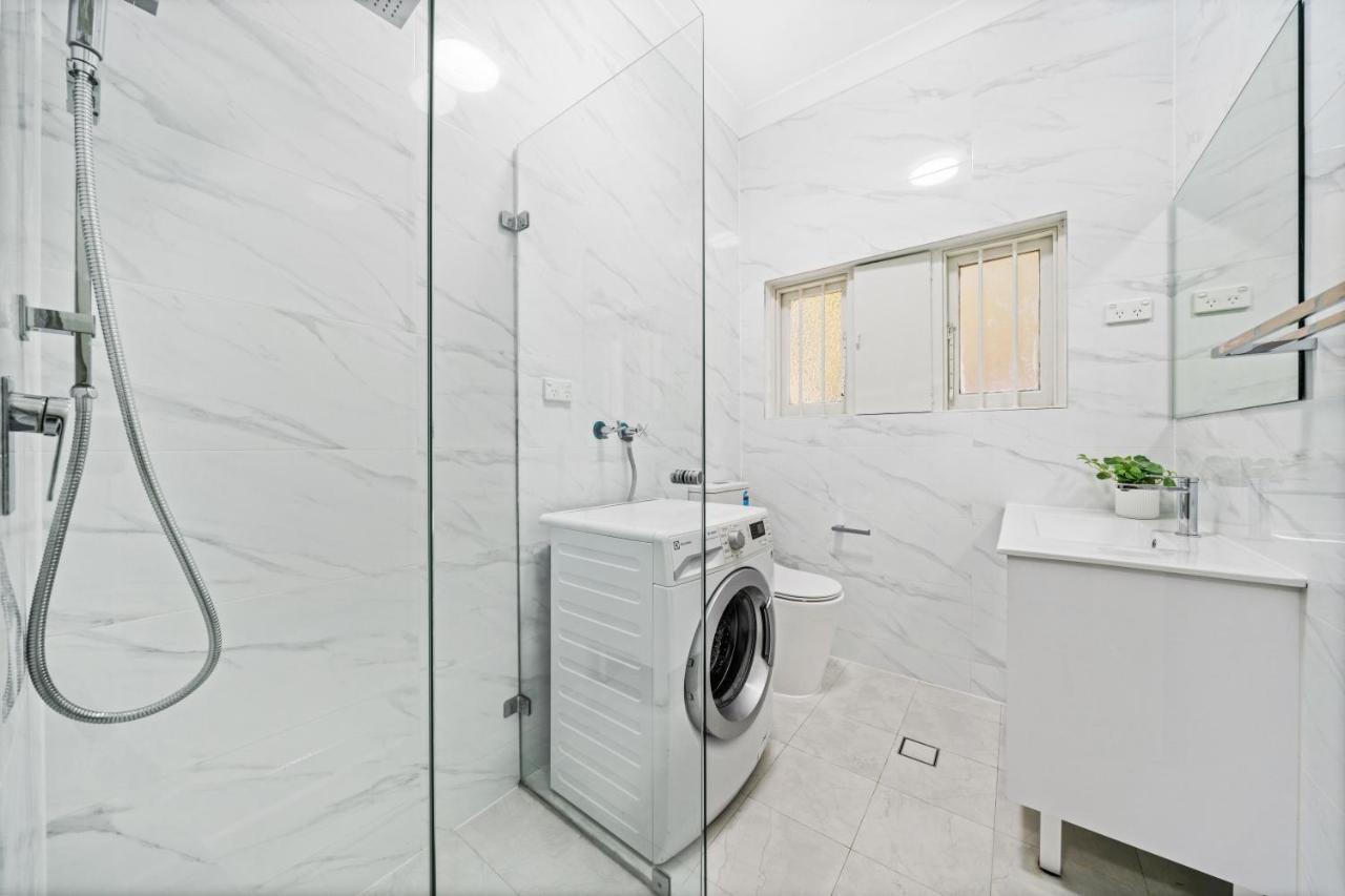 Burwood New 2 Bedroom 2 Bathroom Apartment Sydney Buitenkant foto