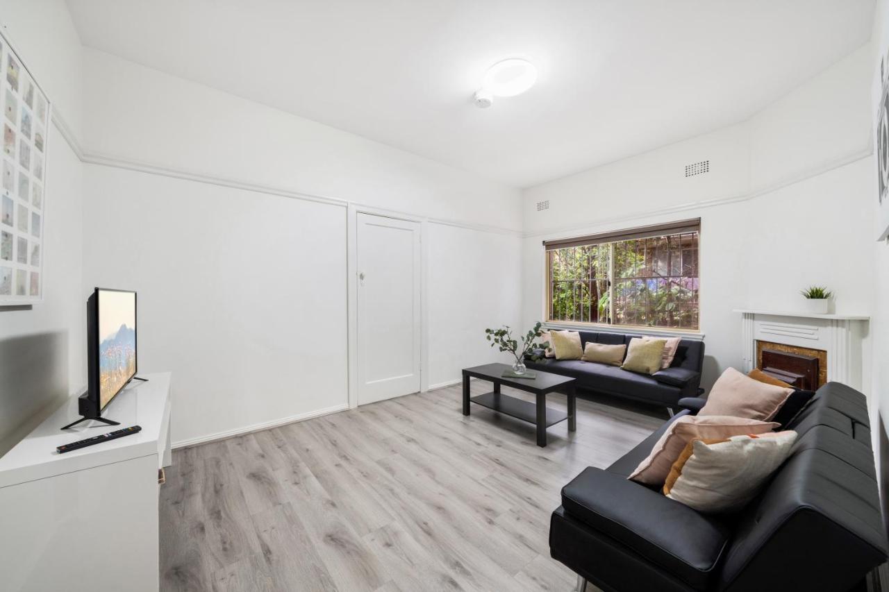 Burwood New 2 Bedroom 2 Bathroom Apartment Sydney Buitenkant foto