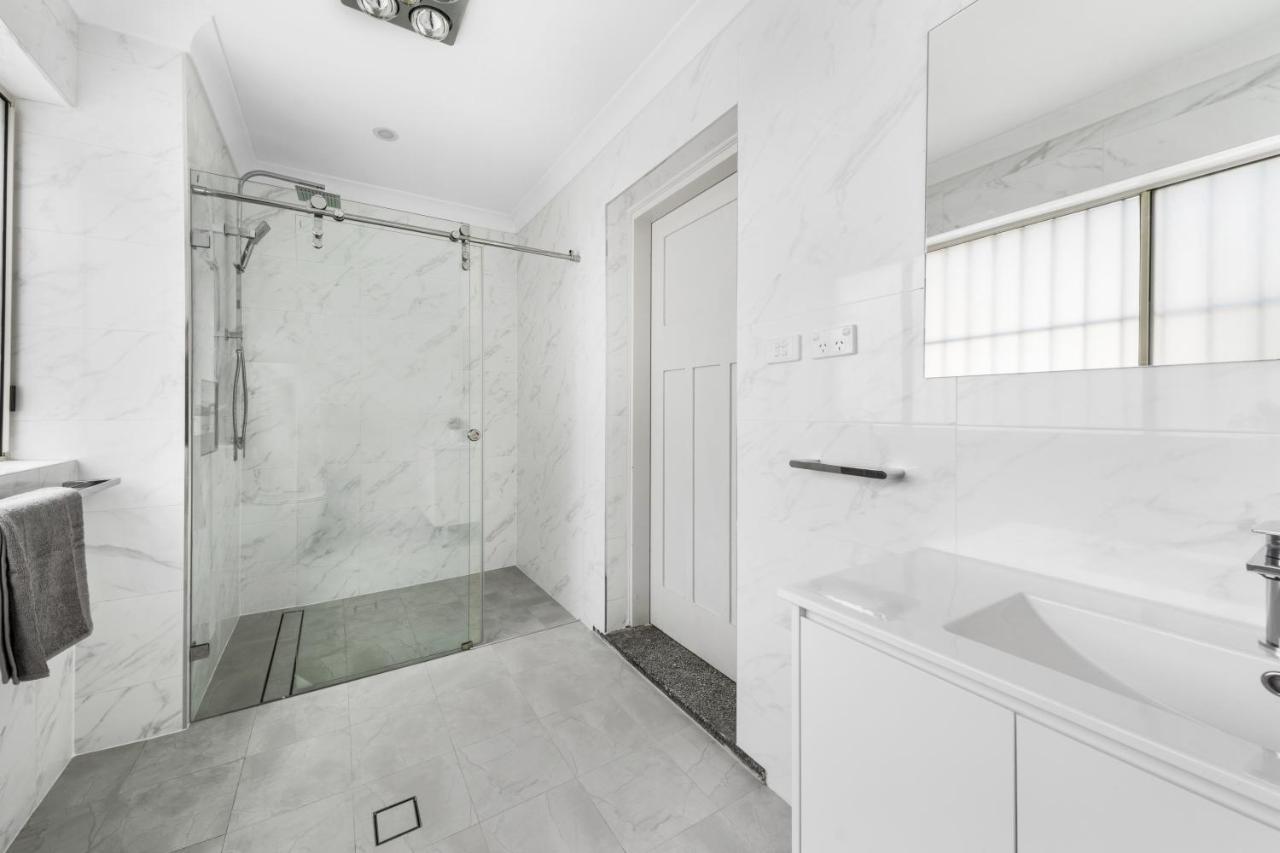 Burwood New 2 Bedroom 2 Bathroom Apartment Sydney Buitenkant foto