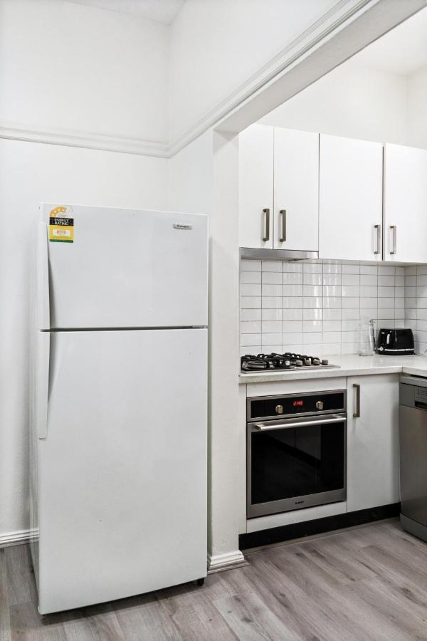 Burwood New 2 Bedroom 2 Bathroom Apartment Sydney Buitenkant foto